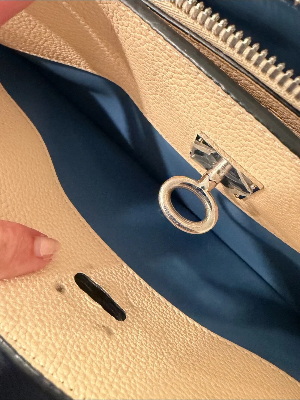 Louis Vuitton City steamer leather handbag in blue - Picture 11 of 14